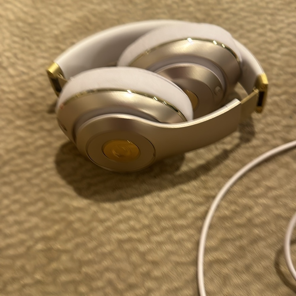 Beats Dr. Dre headphones - Picture 2 of 6